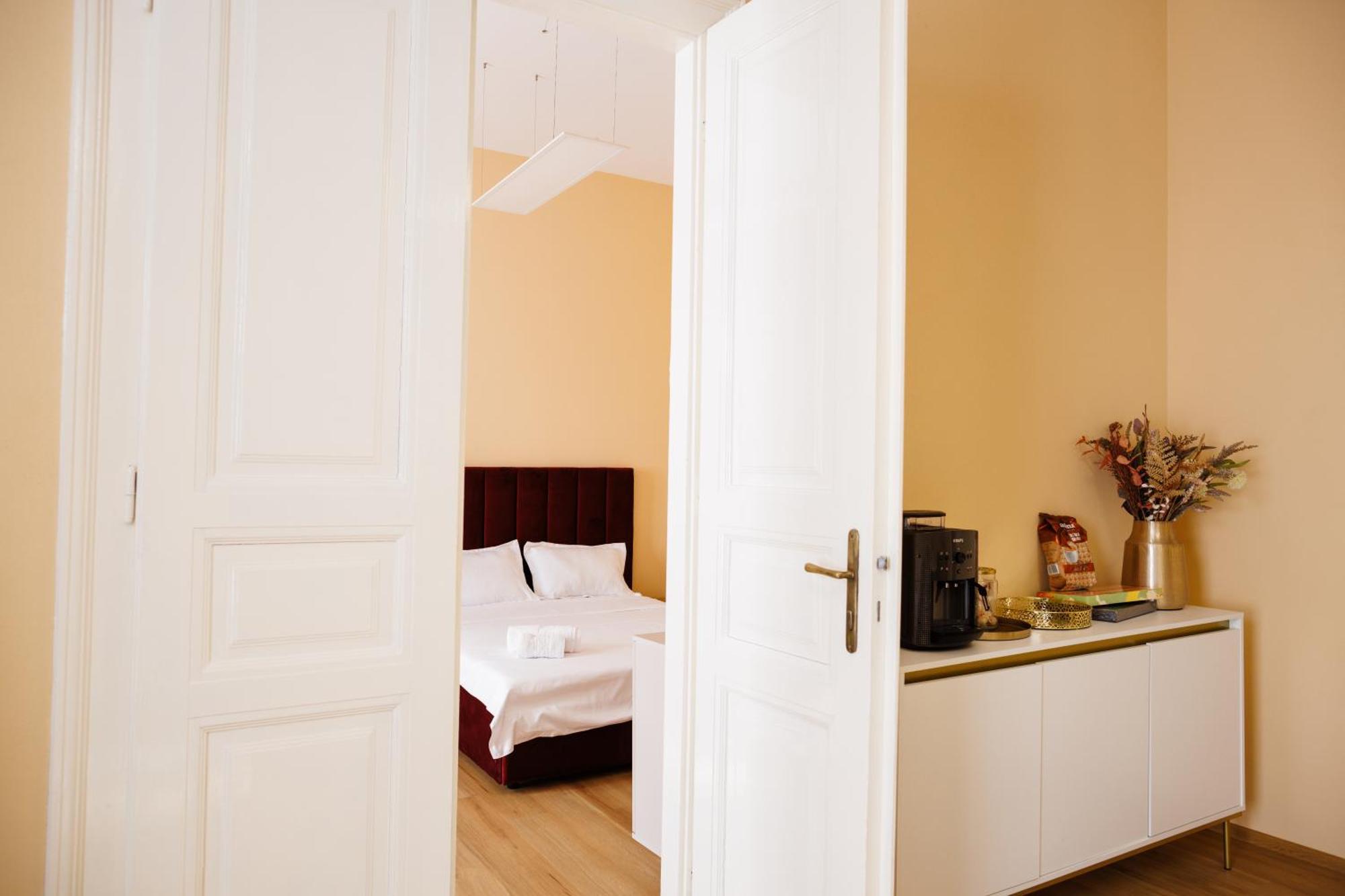 Where Emperors Slept In Old Town *